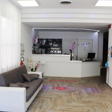 Hotel Luna Rimini Luaran gambar
