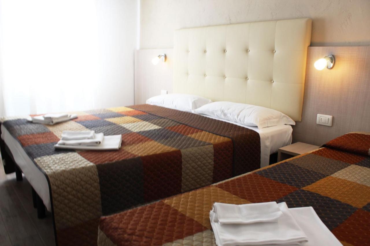 Hotel Luna Rimini Luaran gambar