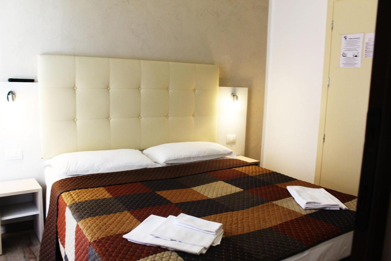 Hotel Luna Rimini Luaran gambar