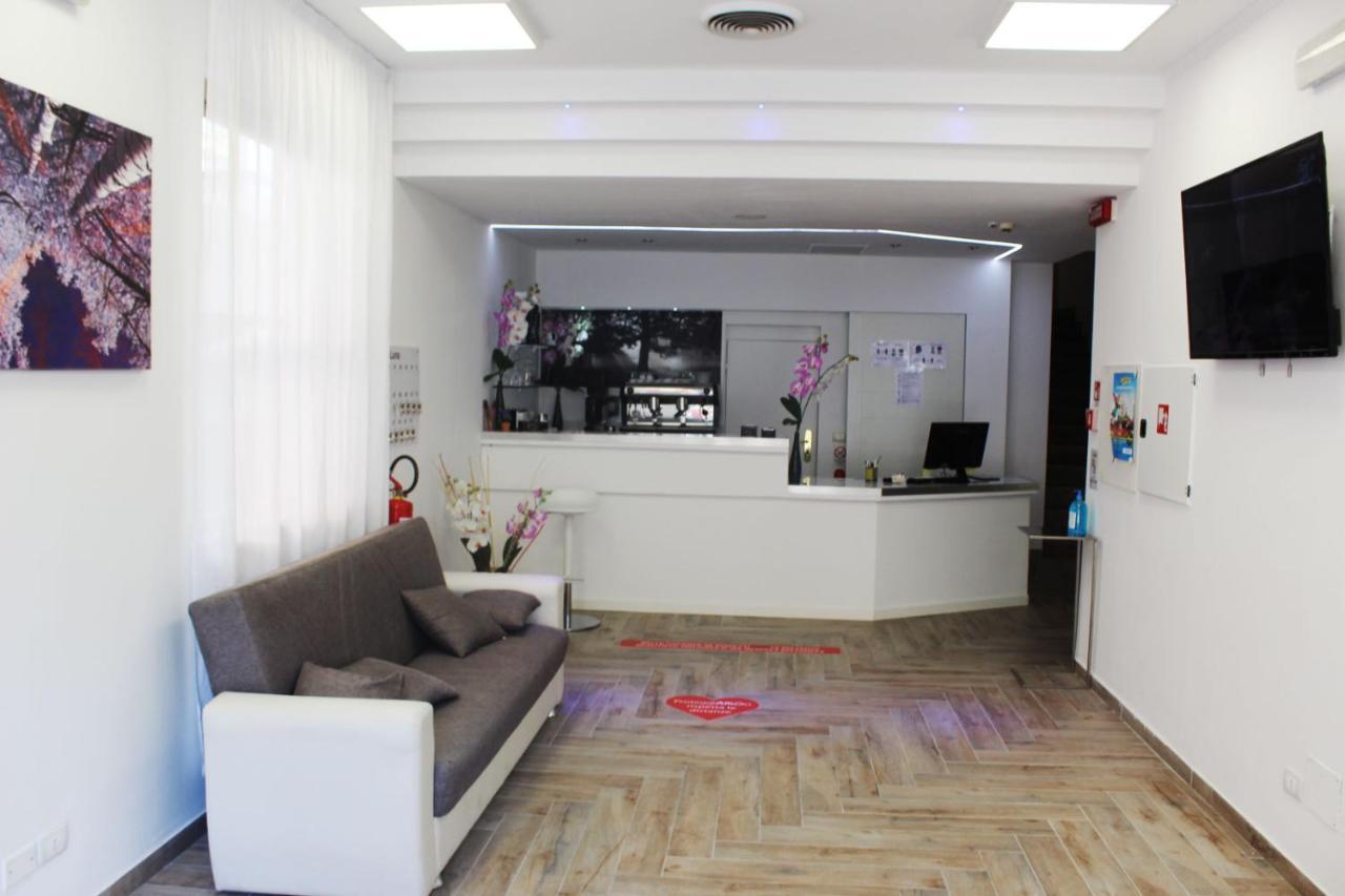 Hotel Luna Rimini Luaran gambar