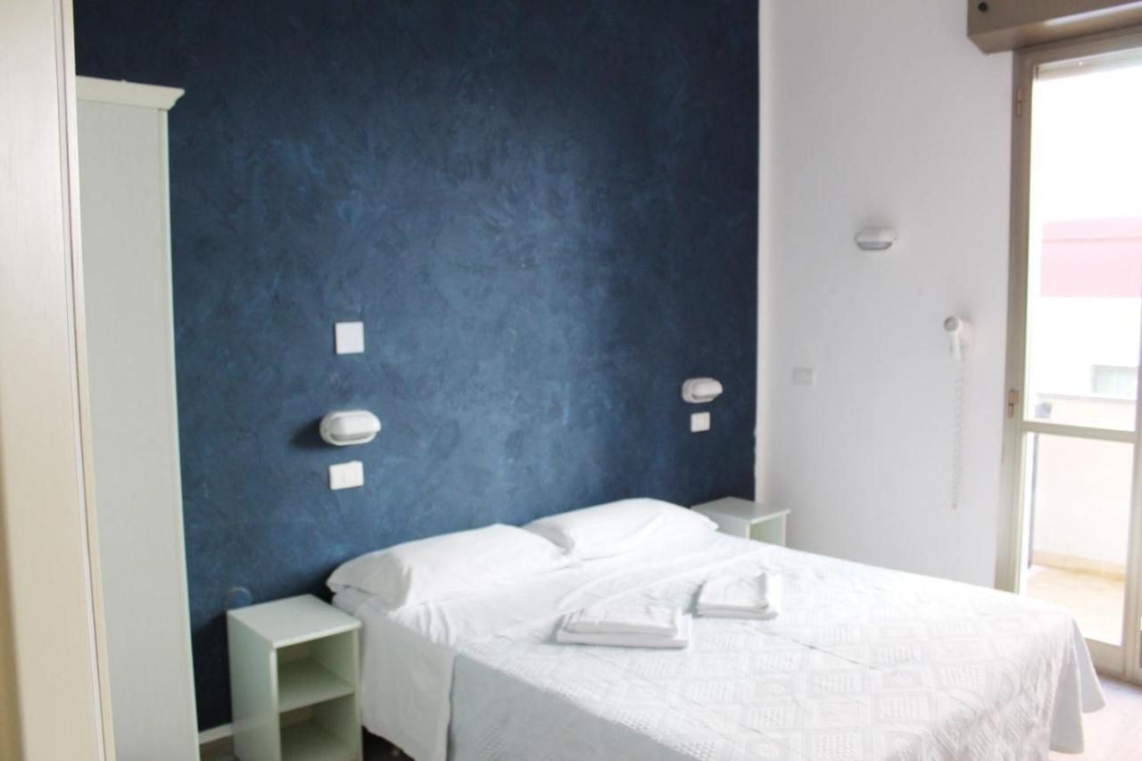 Hotel Luna Rimini Luaran gambar